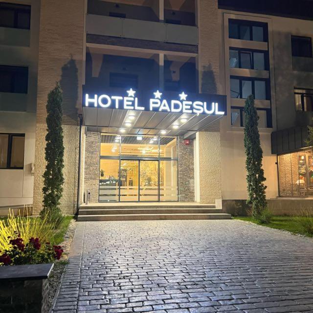 Hotel Padesul Faget  Екстер'єр фото